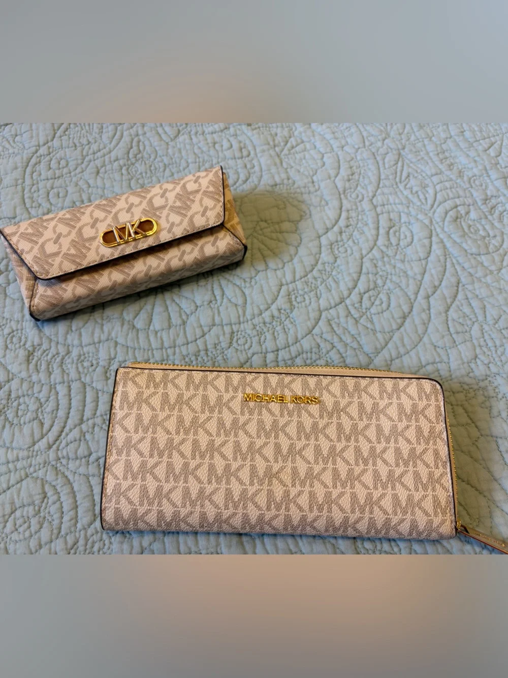 Michael Michael Kors Beige MK Logo Zip Wallet and Eyeglass case